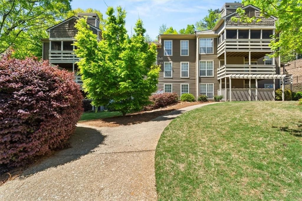 808 Riverview Drive SE, Marietta, GA 30067