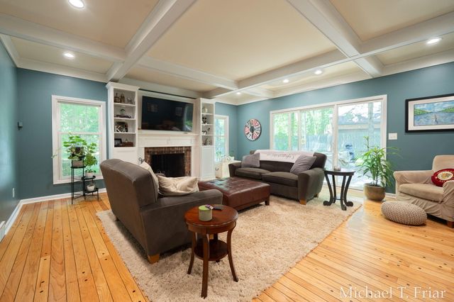 7421 Treeline Drive Se, Cascade Twp, MI 49546