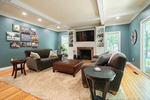 7421 Treeline Drive Se, Cascade Twp, MI 49546