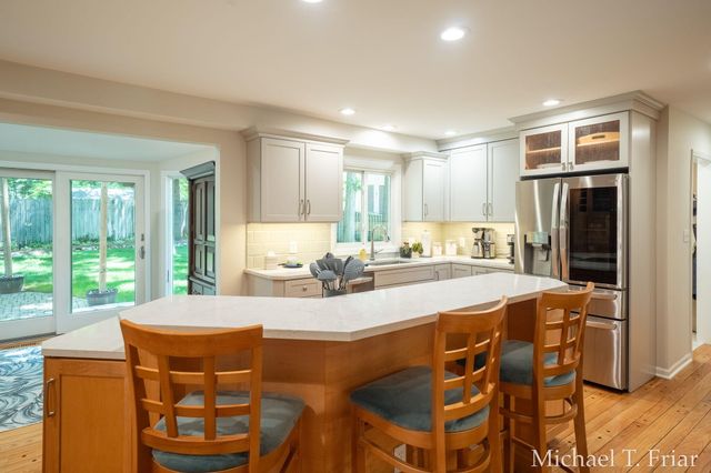 7421 Treeline Drive Se, Cascade Twp, MI 49546