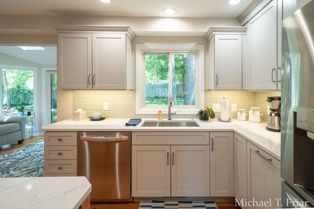 7421 Treeline Drive Se, Cascade Twp, MI 49546