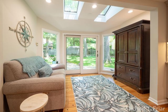 7421 Treeline Drive Se, Cascade Twp, MI 49546