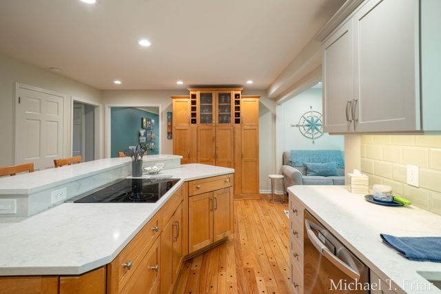 7421 Treeline Drive Se, Cascade Twp, MI 49546