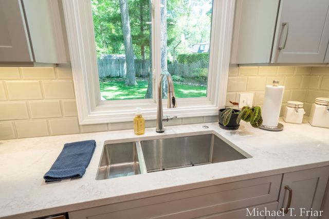 7421 Treeline Drive Se, Cascade Twp, MI 49546