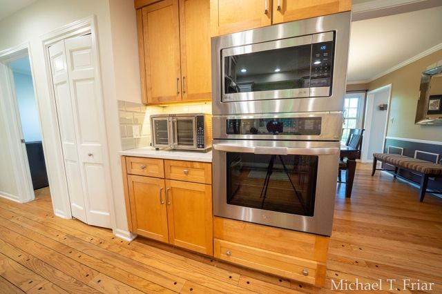 7421 Treeline Drive Se, Cascade Twp, MI 49546