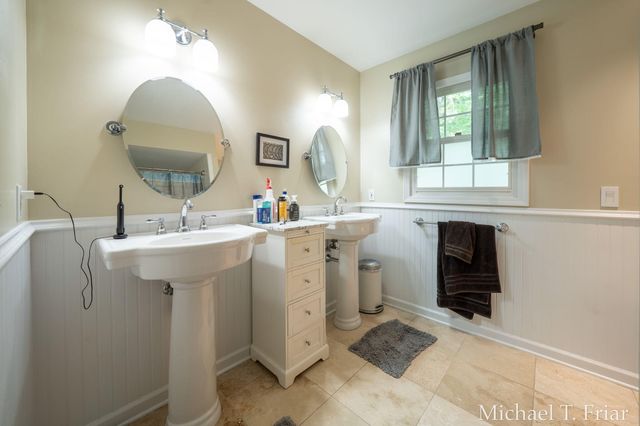 7421 Treeline Drive Se, Cascade Twp, MI 49546