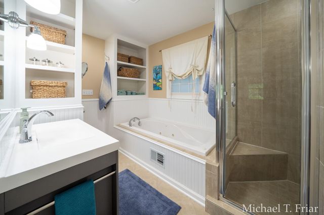 7421 Treeline Drive Se, Cascade Twp, MI 49546