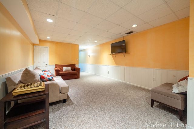 7421 Treeline Drive Se, Cascade Twp, MI 49546