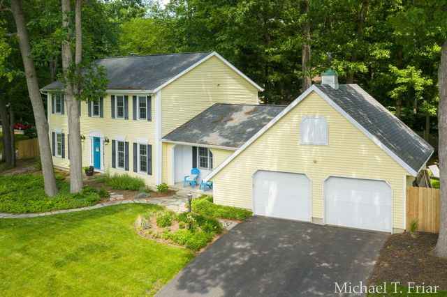 7421 Treeline Drive Se, Cascade Twp, MI 49546