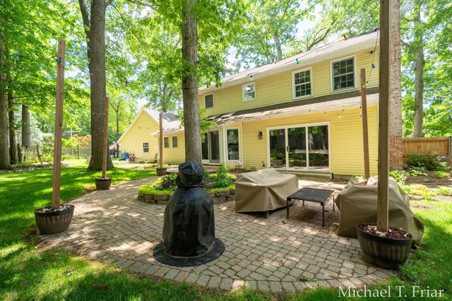 7421 Treeline Drive Se, Cascade Twp, MI 49546