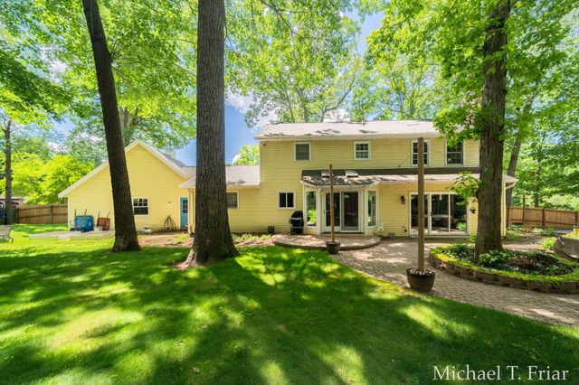 7421 Treeline Drive Se, Cascade Twp, MI 49546