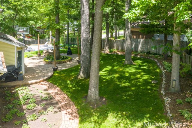 7421 Treeline Drive Se, Cascade Twp, MI 49546