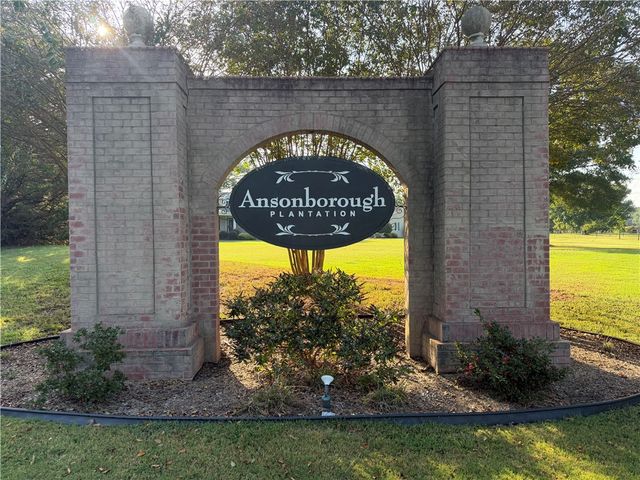 220 Ansonborough, Belton, SC 29627