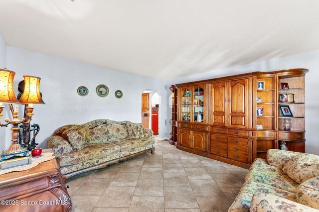 658 Binney Street NE, Palm Bay, FL 32907