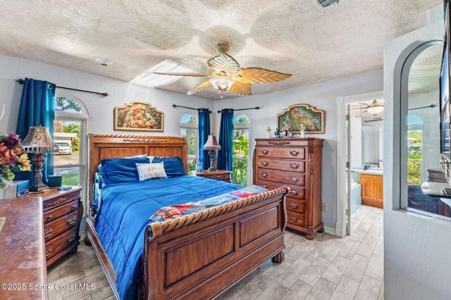 658 Binney Street NE, Palm Bay, FL 32907