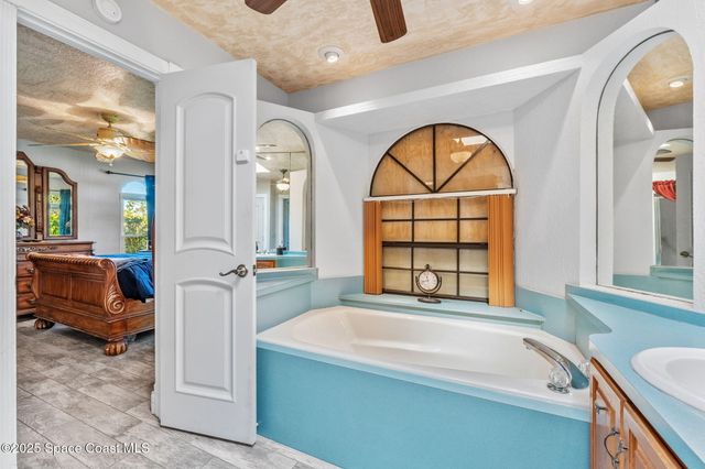 658 Binney Street NE, Palm Bay, FL 32907