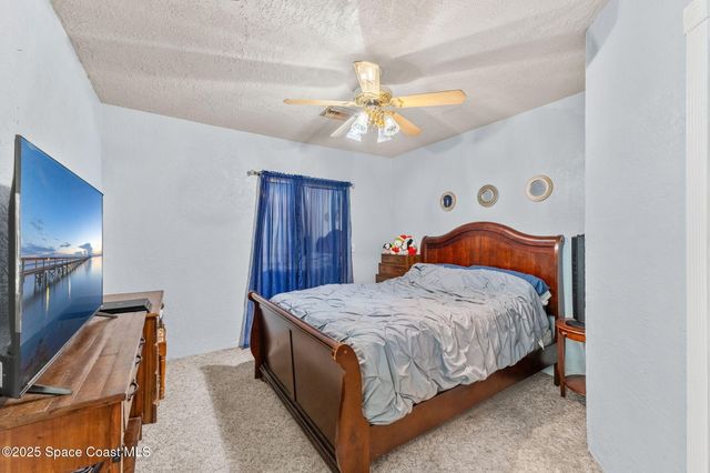 658 Binney Street NE, Palm Bay, FL 32907