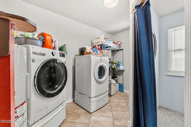 658 Binney Street NE, Palm Bay, FL 32907