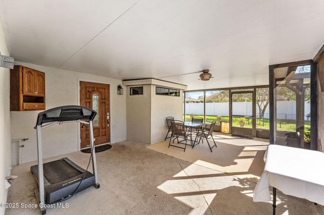 658 Binney Street NE, Palm Bay, FL 32907