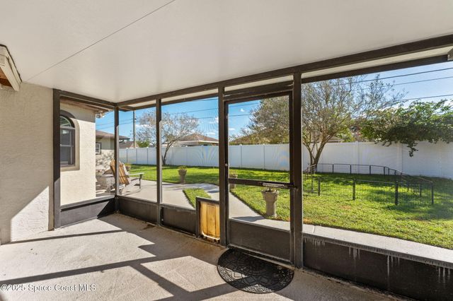 658 Binney Street NE, Palm Bay, FL 32907