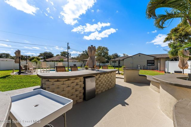 658 Binney Street NE, Palm Bay, FL 32907