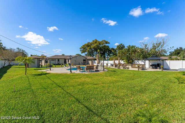 658 Binney Street NE, Palm Bay, FL 32907