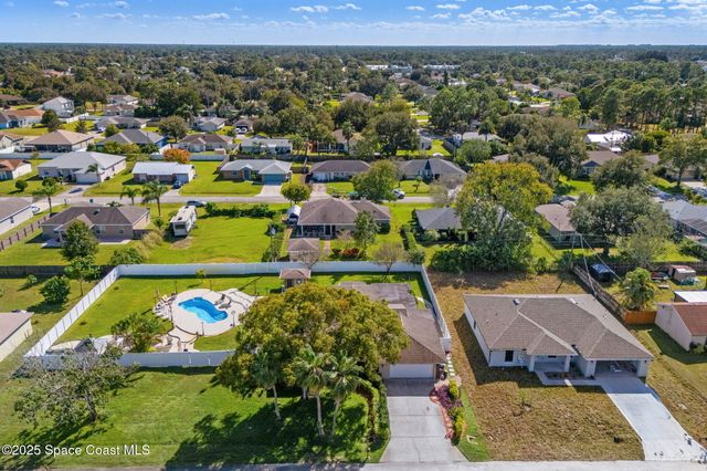 658 Binney Street NE, Palm Bay, FL 32907