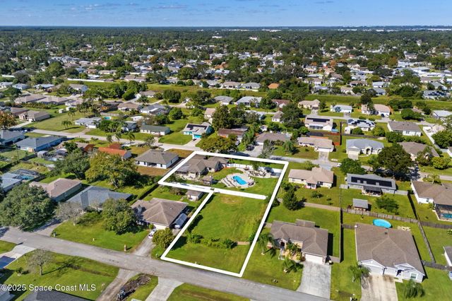 658 Binney Street NE, Palm Bay, FL 32907