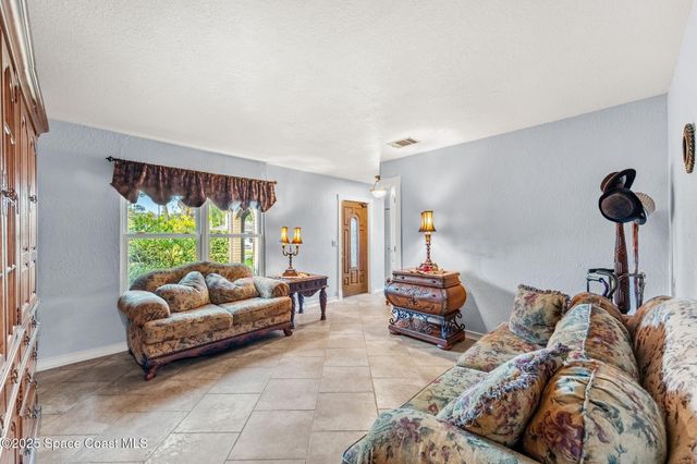 658 Binney Street NE, Palm Bay, FL 32907