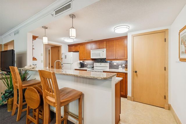 36750 US HIGHWAY 19 N 17208, Palm Harbor, FL 34684