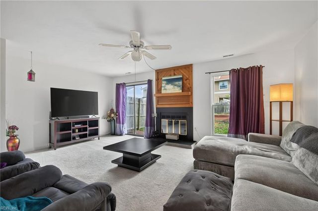 401 Back Acres CT, Virginia Beach, VA 23454