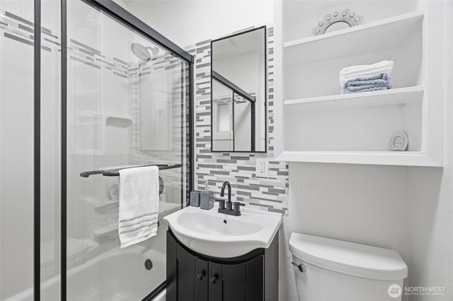 5515 Hillvue Road, Blaine, WA 98230