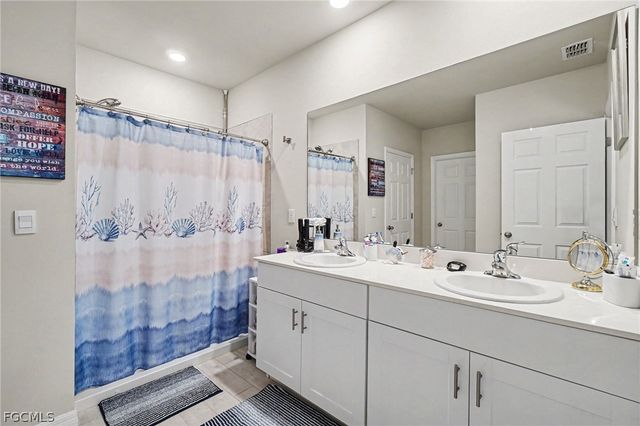 20245 Camino Torcido LOOP, North Fort Myers, FL 33917