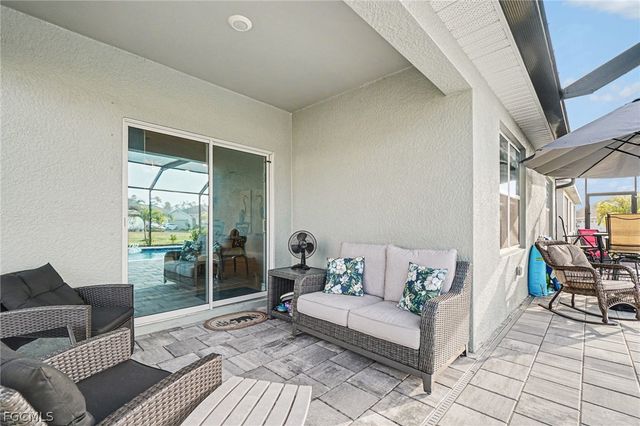 20245 Camino Torcido LOOP, North Fort Myers, FL 33917