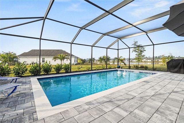 20245 Camino Torcido LOOP, North Fort Myers, FL 33917