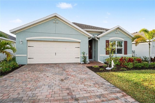 20245 Camino Torcido LOOP, North Fort Myers, FL 33917