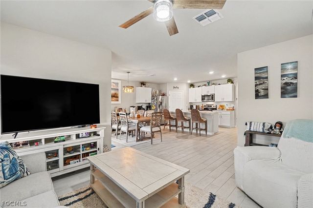 20245 Camino Torcido LOOP, North Fort Myers, FL 33917