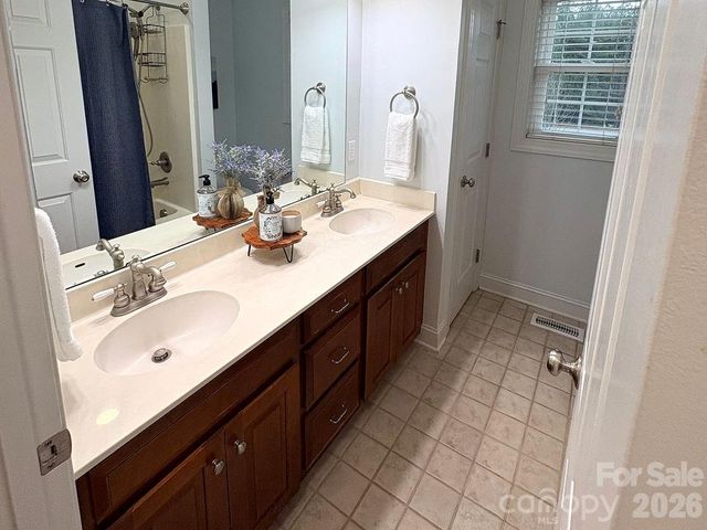 3020 N Ridge Court 37, Lincolnton, NC 28092