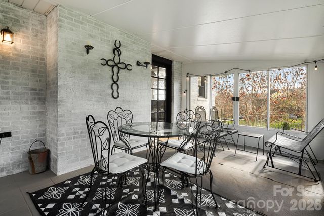 17 Amber Drive, Horse Shoe, NC 28742