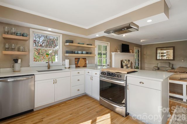 17 Amber Drive, Horse Shoe, NC 28742