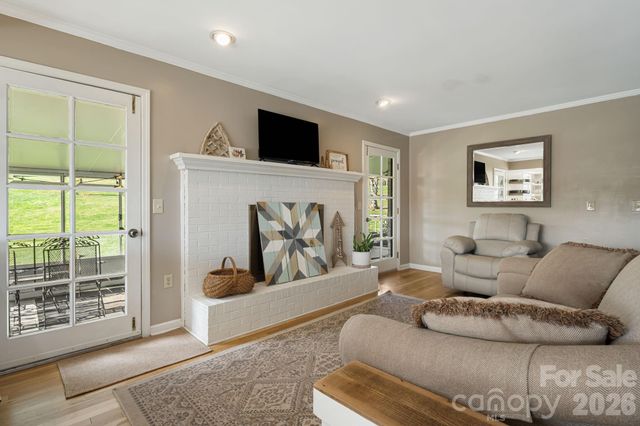 17 Amber Drive, Horse Shoe, NC 28742