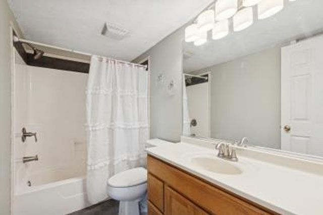 317 Midway Drive, Valparaiso, IN 46385