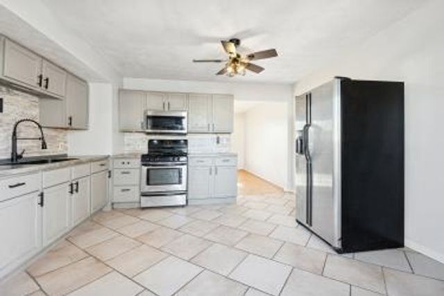 317 Midway Drive, Valparaiso, IN 46385