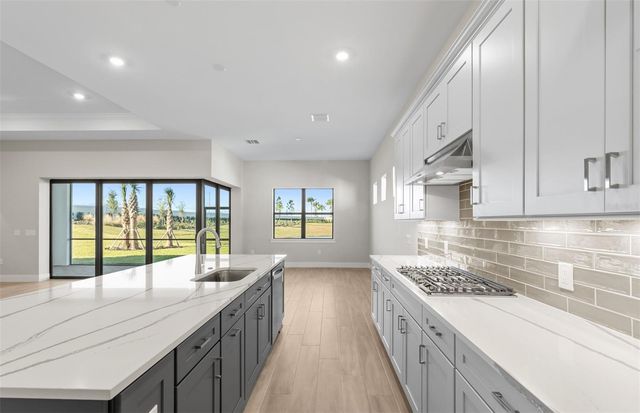 5016 STONEY POINT GLEN, Lakewood Ranch, FL 34211