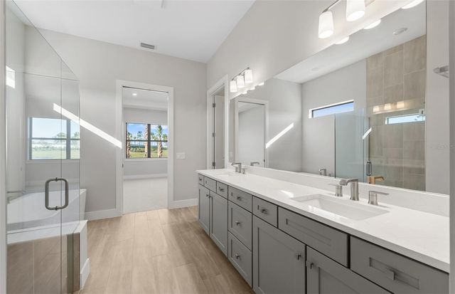 5016 STONEY POINT GLEN, Lakewood Ranch, FL 34211