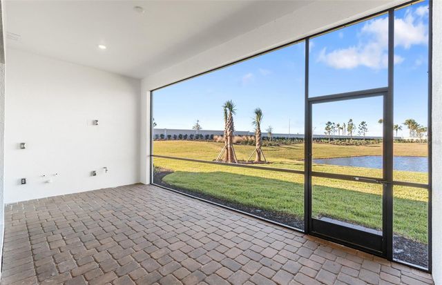 5016 STONEY POINT GLEN, Lakewood Ranch, FL 34211