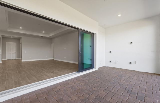 5016 STONEY POINT GLEN, Lakewood Ranch, FL 34211