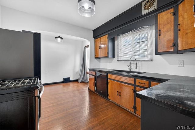 121 Ridgewood Road, Buffalo, NY 14220