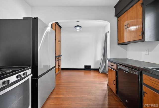 121 Ridgewood Road, Buffalo, NY 14220