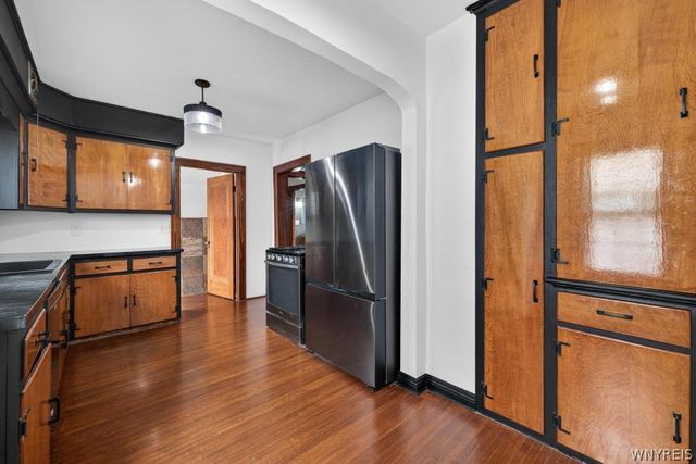 121 Ridgewood Road, Buffalo, NY 14220